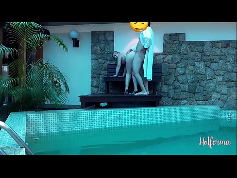 ❤️ A főnök meghívja a szobalányt a medencébe, de nem tud ellenállni egy forró Kemény pornó at hu.com-pornzog.ru
