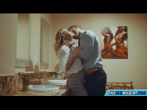 ❤️ Amikor egy bögyös szőke elcsábít egy nyilvános WC-ben Kemény pornó at hu.com-pornzog.ru